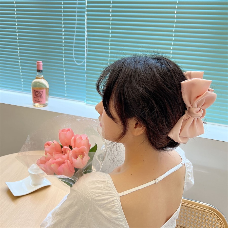 【中國直郵】爪哇島甜美緞面蝴蝶結抓夾網紅鯊魚夾 淺粉