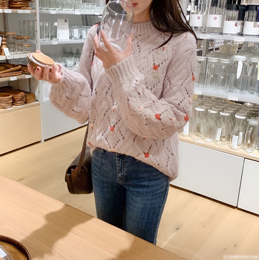【韩国直邮】CHERRYKOKO 韩国甜美方格红心点缀针织衫 米色 FREE