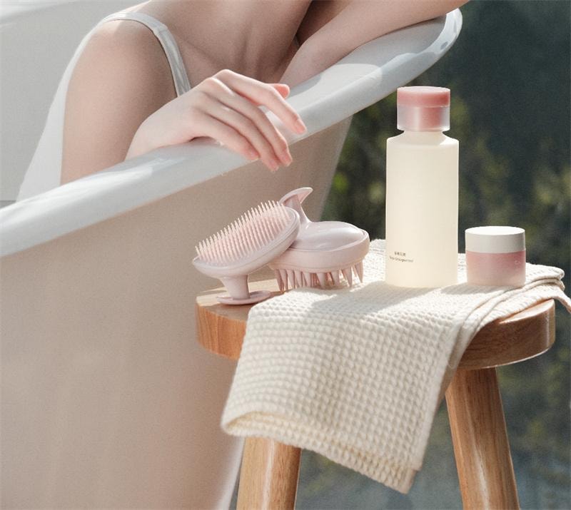 古迪 洗頭梳二合一矽膠洗頭髮神器頭部按摩梳洗 淺紫色 1個裝