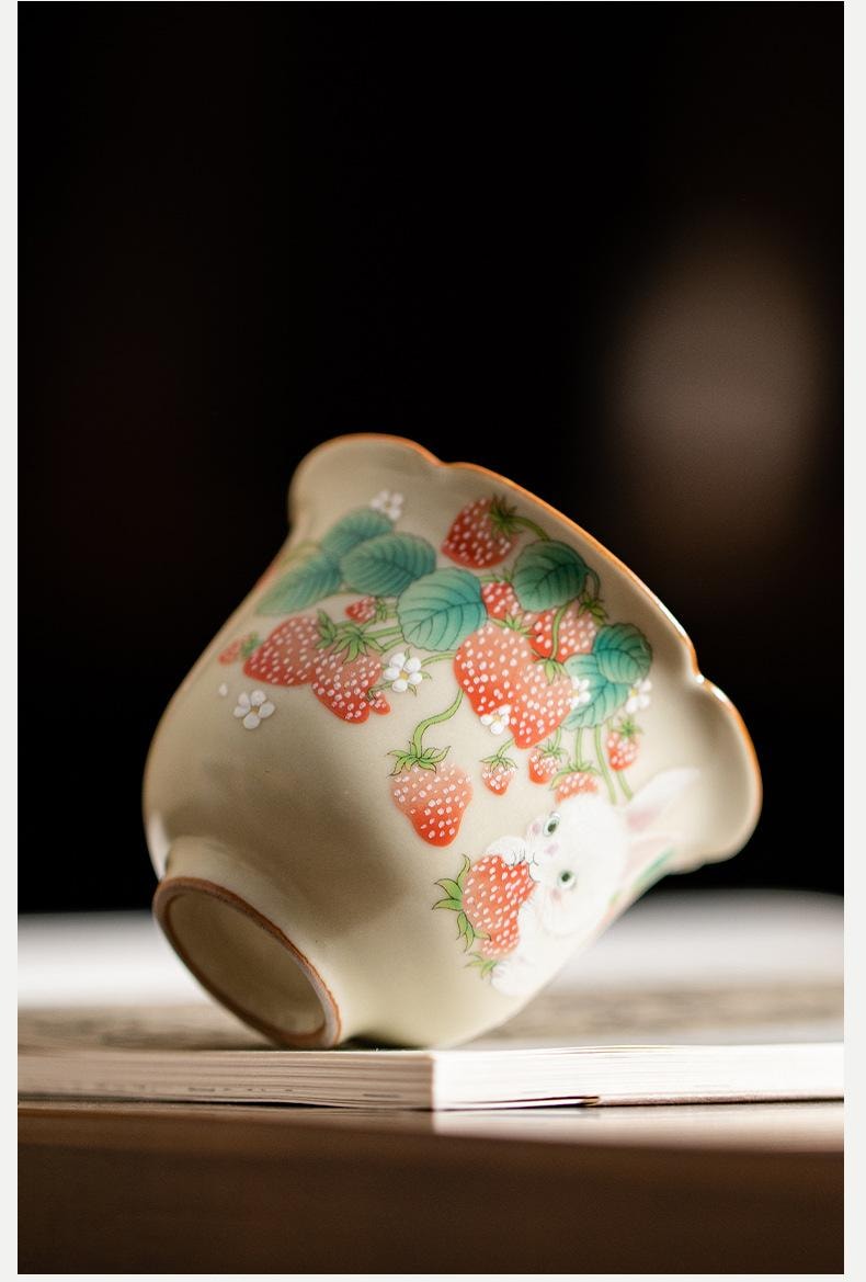 中国直邮】 汝窑草莓兔花口杯米黄汝窑可养陶瓷花口杯喝茶杯功夫茶具