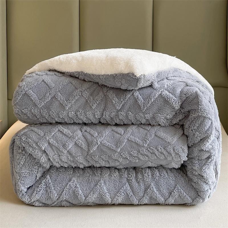 【中國直郵】Lullabuy加厚羊羔絨毛毯 保暖棉被 午睡被子 果綠 Queen Size 5kg