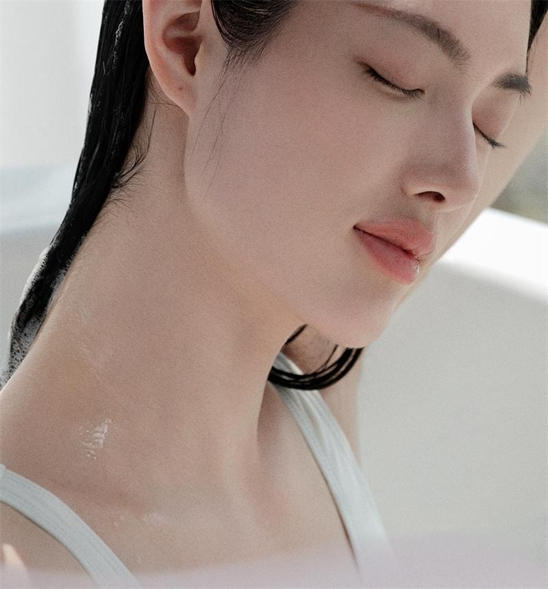 古迪 洗頭梳二合一矽膠洗頭髮神器頭部按摩梳洗 淺紫色 1個裝