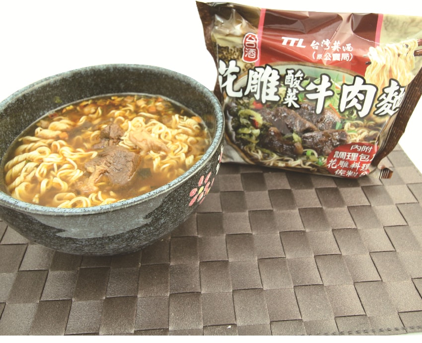 [Taiwan Direct Mail] Taiwan Taiwanese wine carving sauerkraut beef noodle -1  piece