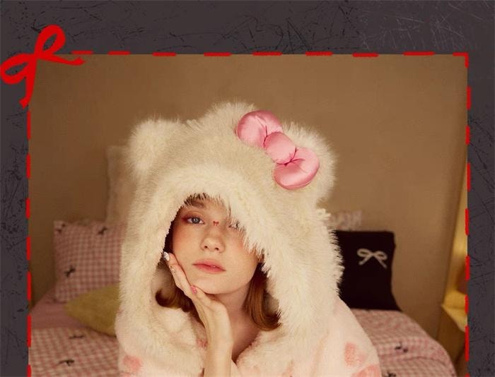 【中国直邮】 FOXTAIL Hello Kitty蝴蝶结斗篷 毛绒女士家居服/珊瑚绒睡袍/冬季新款少女甜美风-L码 1件*|