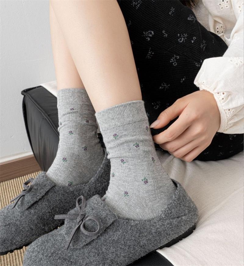 亲太太 秋冬无骨学院风复古小碎花袜子女中筒袜 均码 浅灰 咖色 深灰 3双装