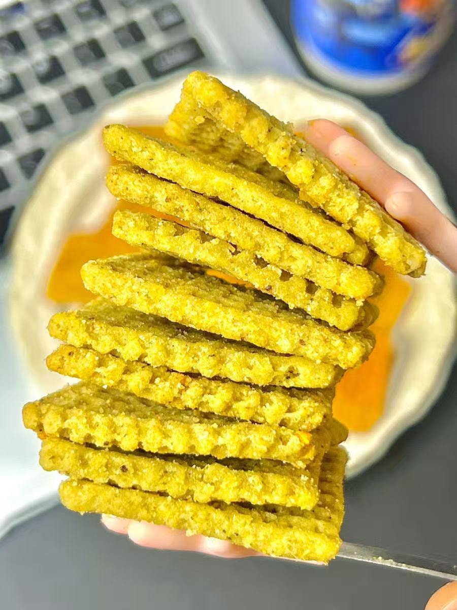 Canned pot pepper-flavored casual snack must-have snack to relieve food and watch TV series 212g