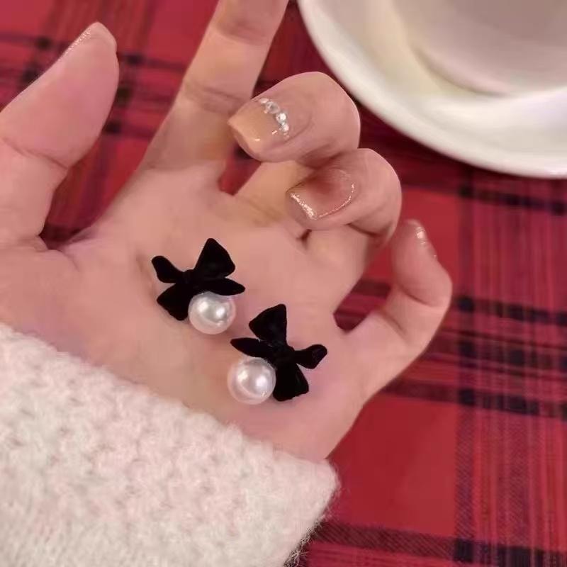  甄选好物 法式蝴蝶结珍珠耳钉女高级感轻奢潮流 1对