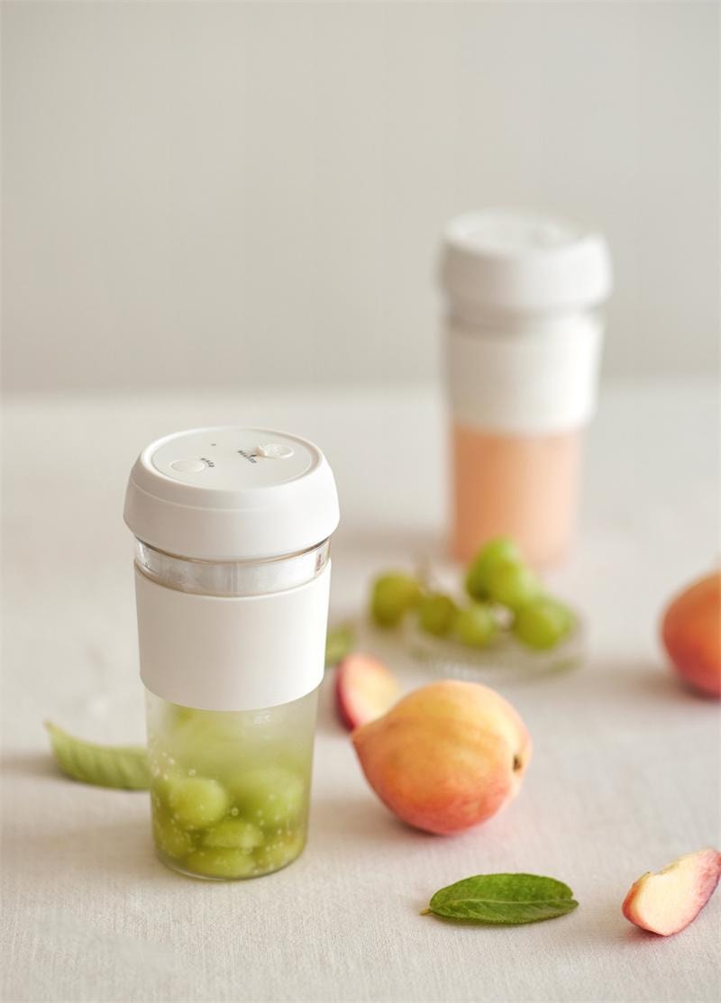 【中国直邮】 OLAYKS 立时榨汁机小型便携式无线充电多功能碎冰果汁机 陶白色 1个装