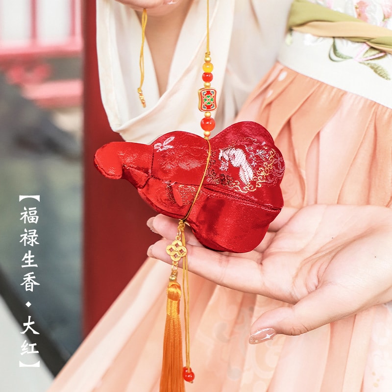【中国直邮】 上海钱丽 葫芦香囊 国风小挂件/传统装饰/古风搭配 新年礼物/生日礼物/纪念物 - 红色 1件  *|预计到达时间3-4周