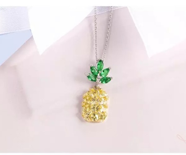 Summery Chrystal Pineapple Necklace