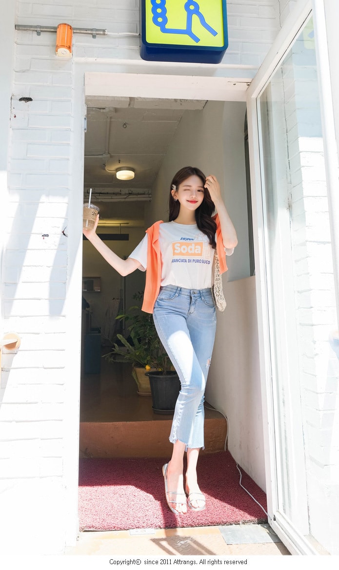 【韩国直邮】ATTRANGS 百搭多色V领气质简约时尚针织衫 天蓝色 Free