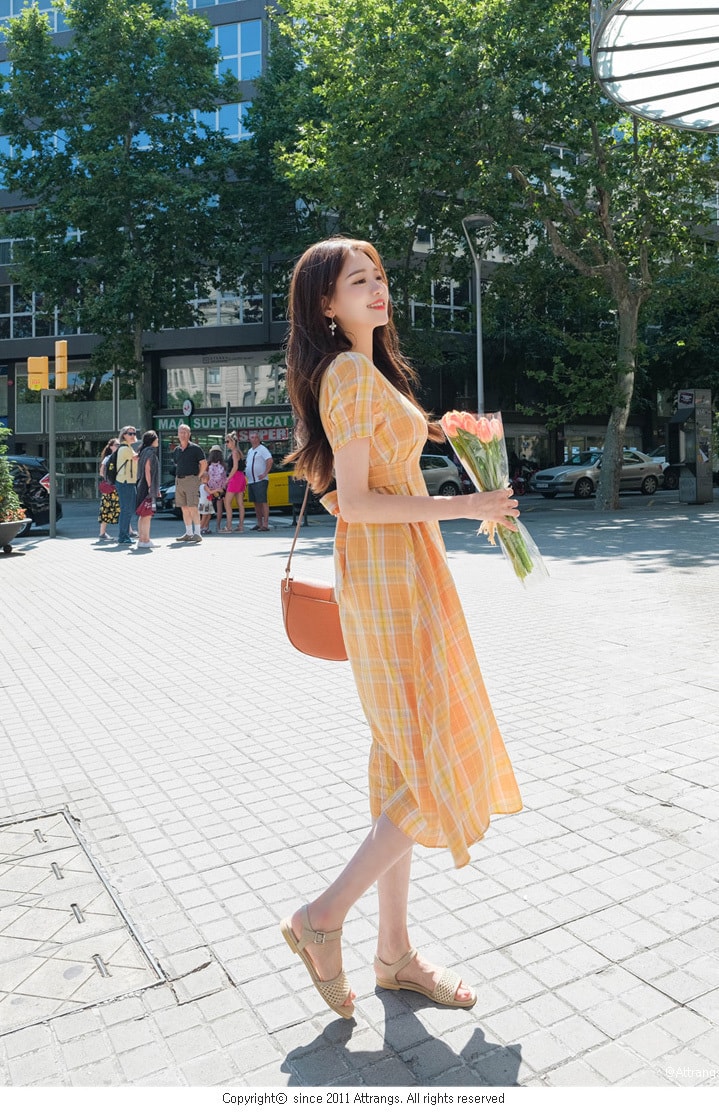 【韩国直邮】ATTRANGS 复古亮色格纹高腰系带显瘦连衣裙 橙色 均码