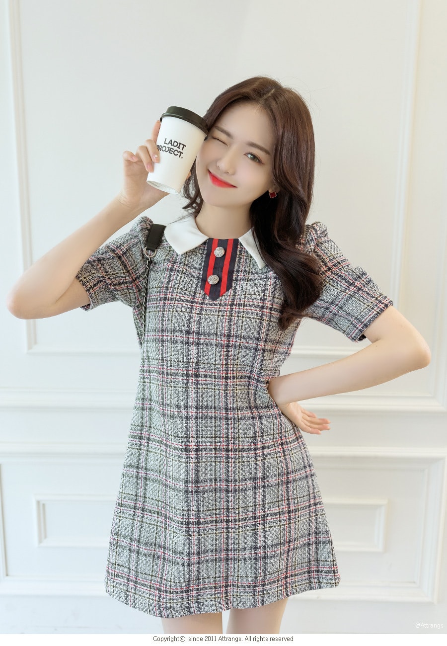 【韩国直邮】ATTRANGS 经典学院风格纹短袖气质连衣裙 乳白色 均码