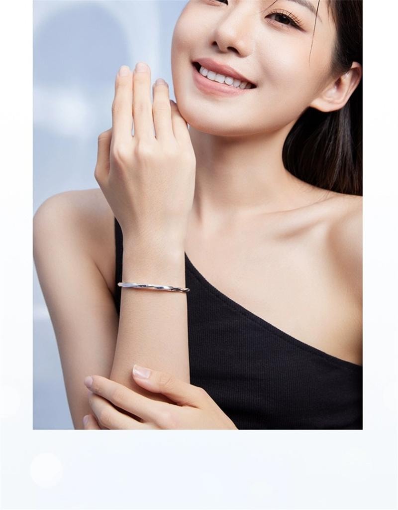 【中国直邮】 周六福 银莫比乌斯环手镯S999足银女开口送女友节日礼物 约20克 单个装