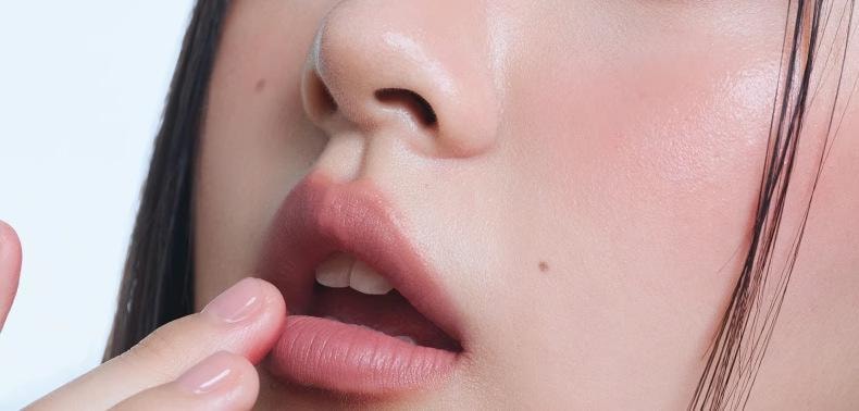  JUDYDOLL橘朵 水感精華多用膏 腮紅眼影口紅修容 一膏搞定全臉 顯白清透素顏氣墊腮紅 #W01 咖啡續命【焦糖布丁咖 氣質高智的美拉德色系】