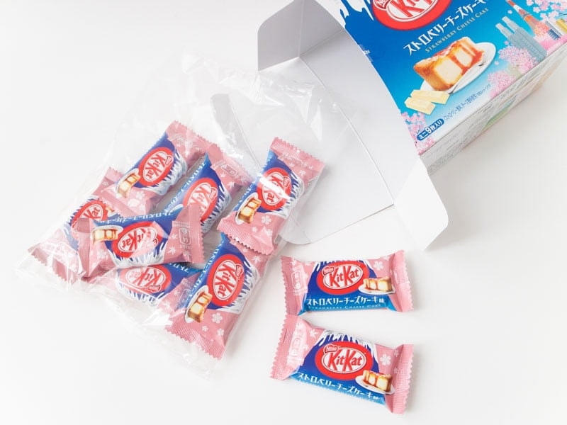 【日本直邮】日本NESTLE  KIT KAT 日本本土限定 富士山限定 富士山型 草莓芝士蛋糕口味 白巧克力威化 9枚装