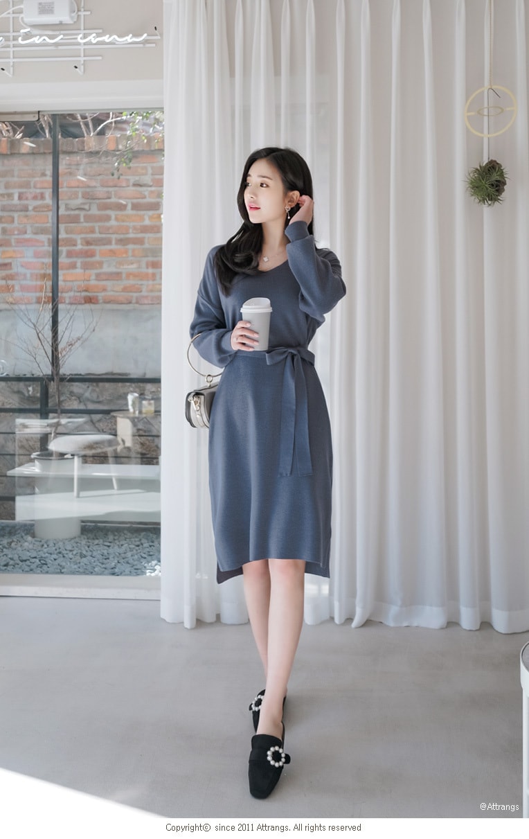 【韩国直邮】ATTRANGS 韩国气质V领收腰系带连衣裙 天蓝色 均码
