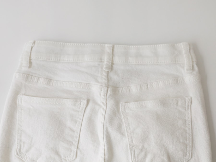long pants white M
