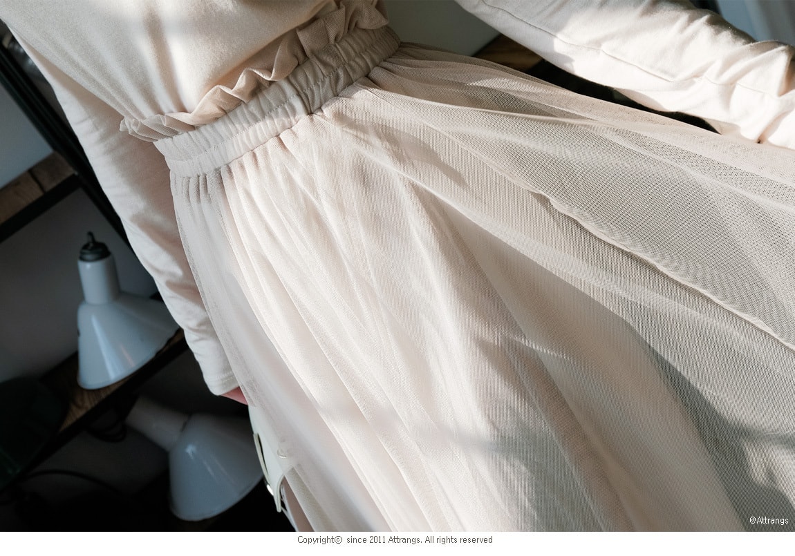 long skirt Beige(model) free size