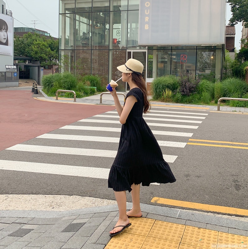 【韩国直邮】CHERRYKOKO 甜美风高腰荷叶摆纯色气质连衣裙 黑色 均码