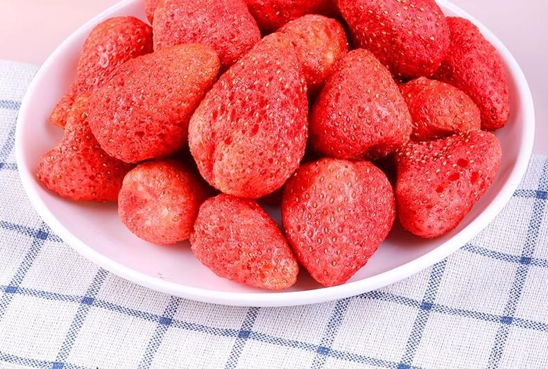 【中国直邮】 老香农 冻干草莓脆  罐装果干 烘焙用料 即食草莓干 整颗粒果干 网红小零食188g