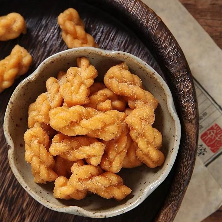 【中国直邮】 琦王 小麻花 休闲零食 400g 小吃 特产 办公室 解馋 网红 老式 糕点 手工 蒜香麻花