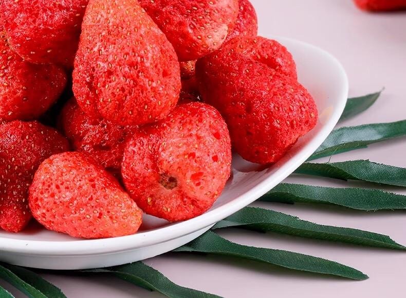 【中国直邮】 老香农 冻干草莓脆  罐装果干 烘焙用料 即食草莓干 整颗粒果干 网红小零食188g