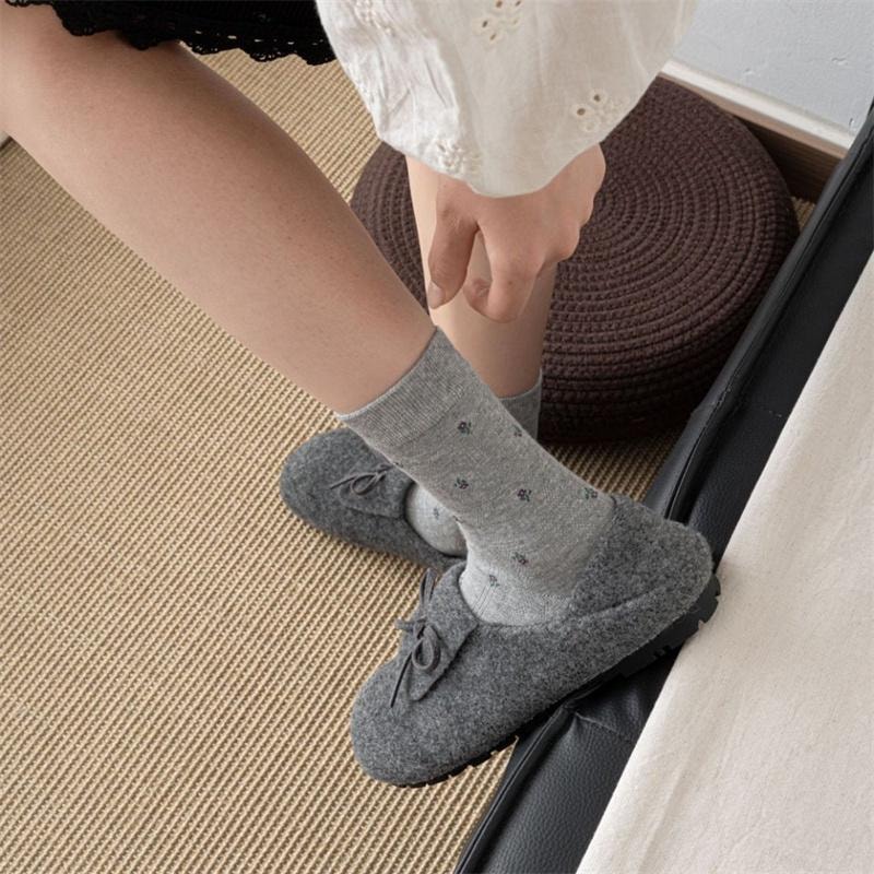 亲太太 秋冬无骨学院风复古小碎花袜子女中筒袜 均码 浅灰 咖色 深灰 3双装