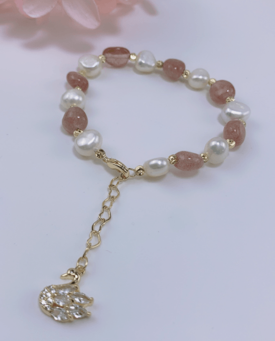 Crystal Strawberry Crystal Bracelet Wild Temperament Freshwater Pearl Bracelet Swan Pendant 14K Gold Wrap
