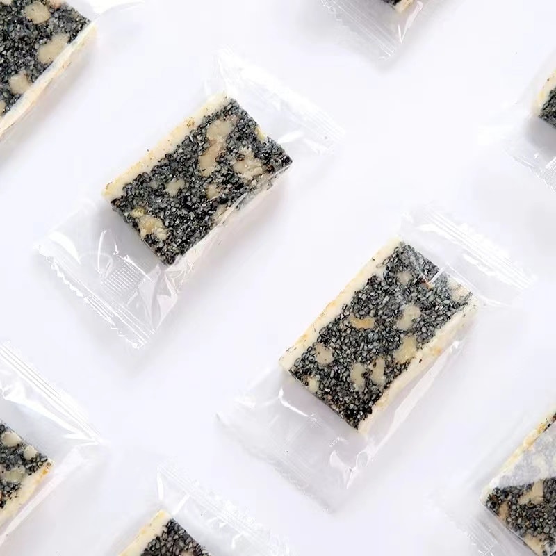 【中國直郵】 琦王 黑芝麻核桃軟糕 190g 解饞 網紅點心 黑芝麻糕 堅果 切糕