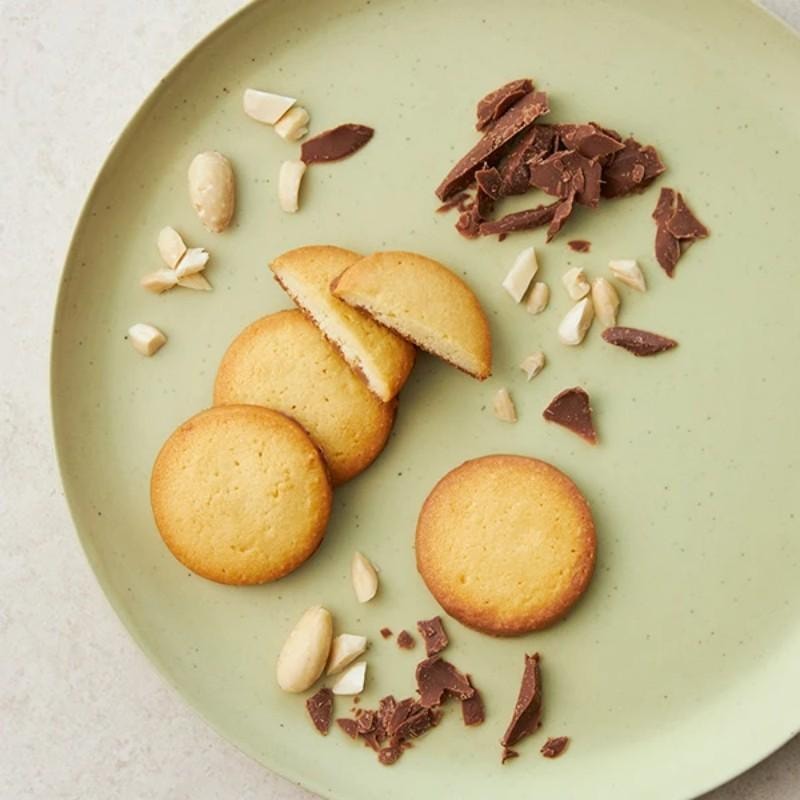 【日本直郵】日本 Yoku Moku 牛奶巧克力 堅果餅乾 16枚入