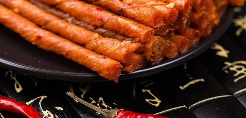 【中國直郵】 步步為贏 牛汁素腸麻辣條豆皮卷湖南特產休閒零食8090後兒時童年記憶 50g牛汁素腸X3包