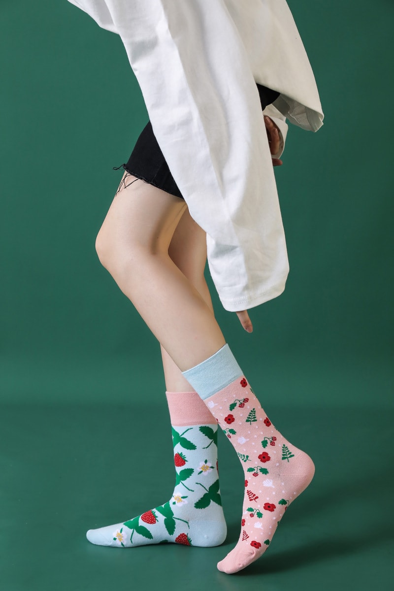 [中國直郵] 樂學辦公 街頭個性潮流襪 AB版中筒襪 男女同款 隨機三雙裝