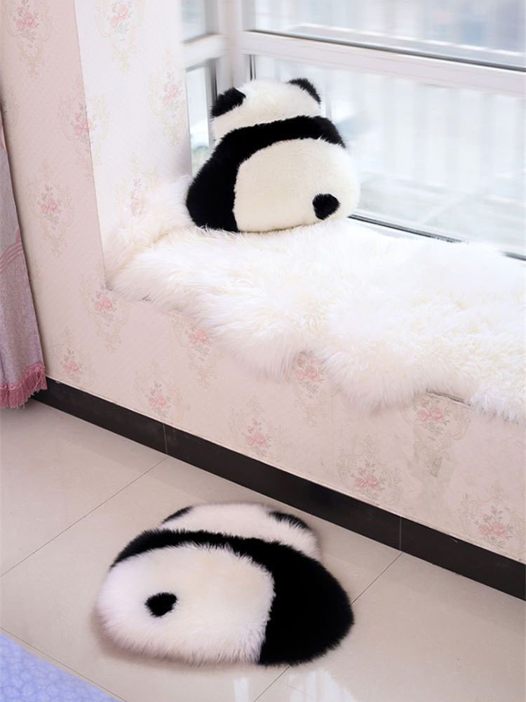 【中國直郵】可愛熊貓皮毛抱枕 仿羊毛 57x60cm