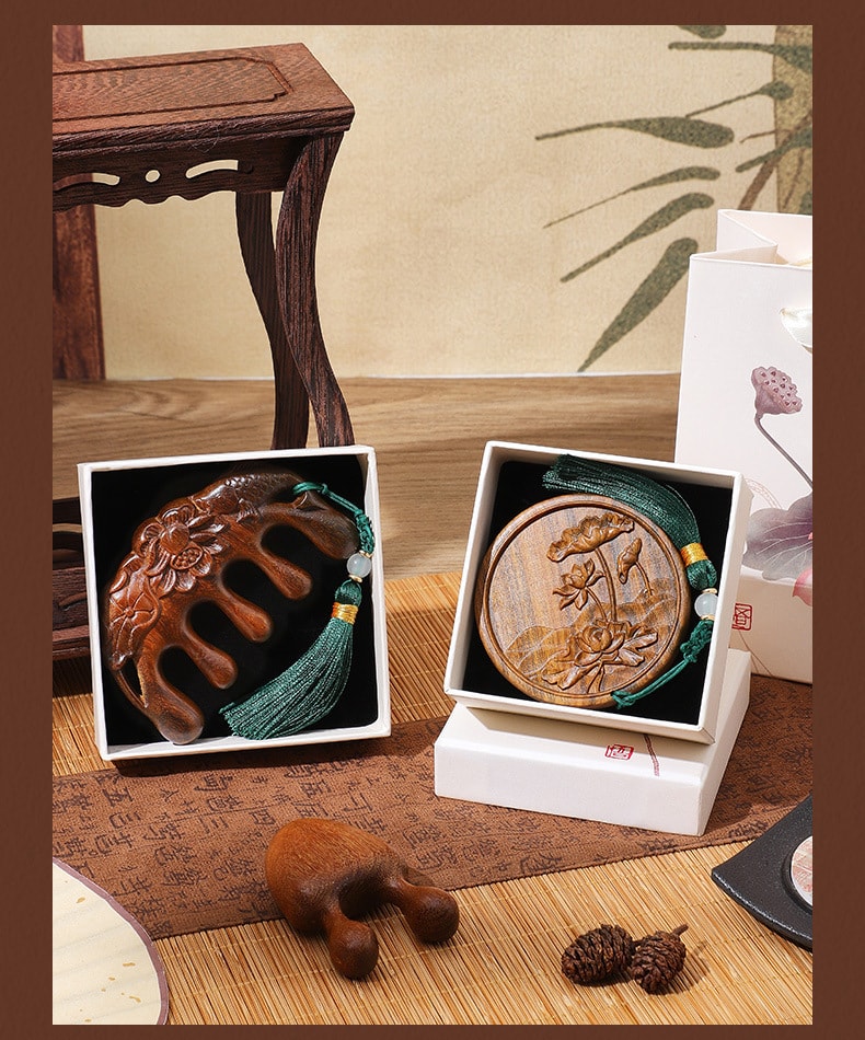 【中国直邮】 FOXTAIL 中国风檀木梳 教师节礼物/纪念品/长辈/传统礼物/自然原色/立体精致/小巧便捷/握感舒适-水佩风裳绿檀木梳 1个*|预计到达时间3-4周