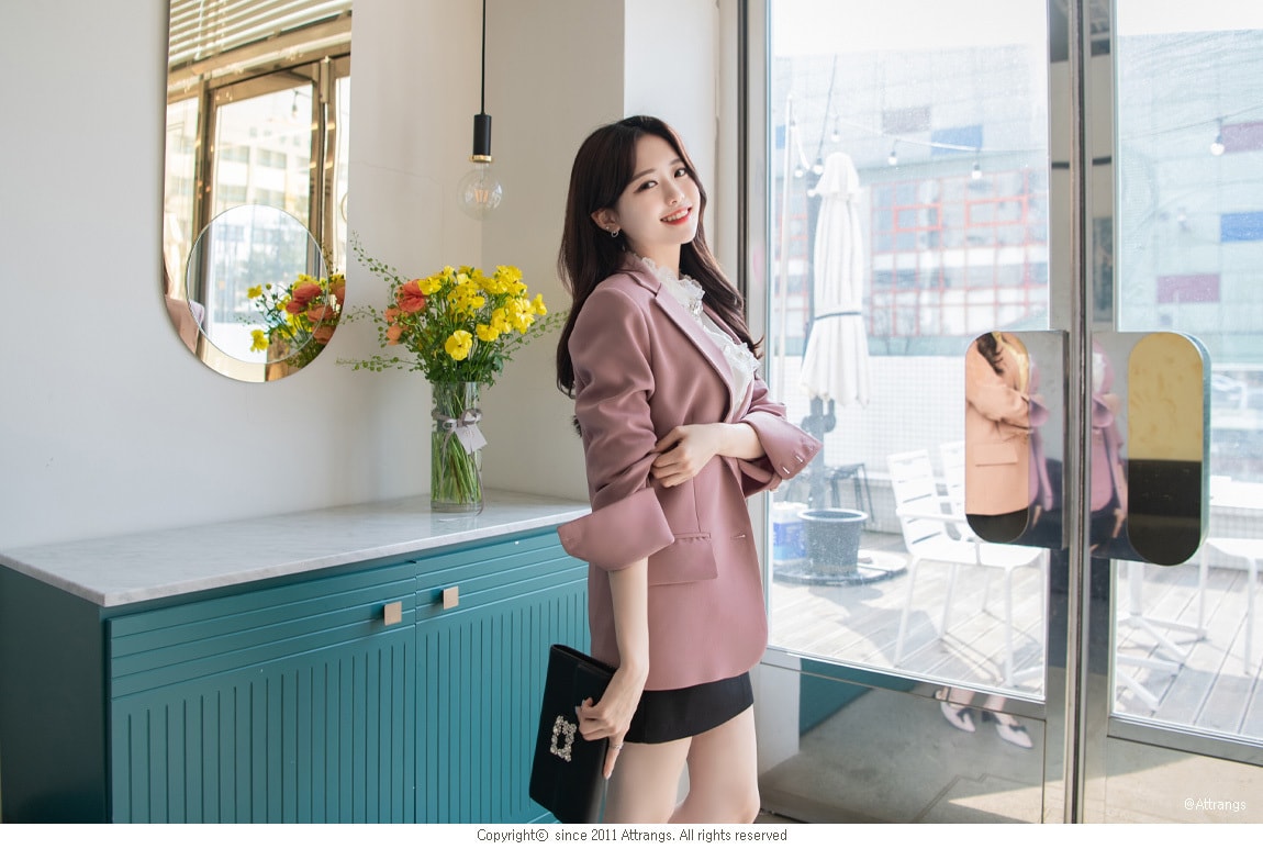 【韩国直邮】ATTRANGS 经典款修身双扣夹克 粉色 均码
