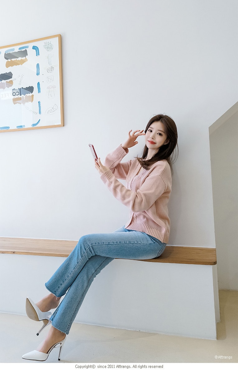 【韩国直邮】ATTRANGS V领麻花纹开襟衫 粉色 均码