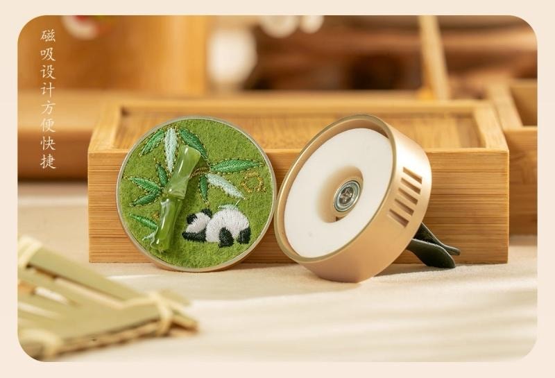 【中國直郵】 上海錢麗 錢麗 刺繡車載香氛 車載香氛刺繡香囊 出風口香片 國風車載香薰 - 大富大桂 1個