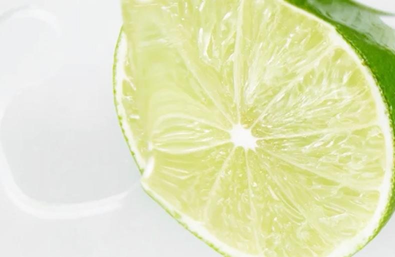 【中国直邮】 且初 氨基酸洗面奶 深层清洁 温和洁面乳120g