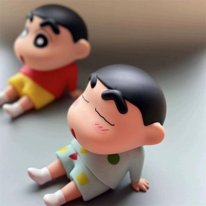 【中國直郵】 親太太 蠟筆小新手機支架桌面擺件潮玩手辦 睡袍款 12cm 1個