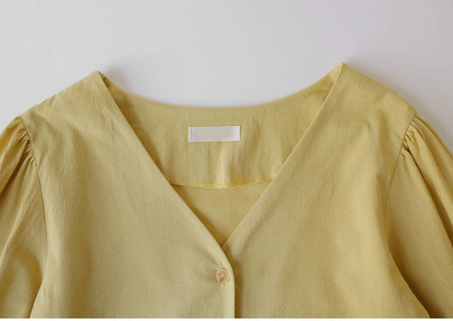 【韩国直邮】CHERRYKOKO V领纽扣五分袖复古衬衫 芥末黄色