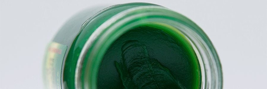 泰國金臥佛牌 青草藥膏 15g 清涼止癢 用於身體的各部位疼痛、暈車、暈船、蚊蟲叮咬
