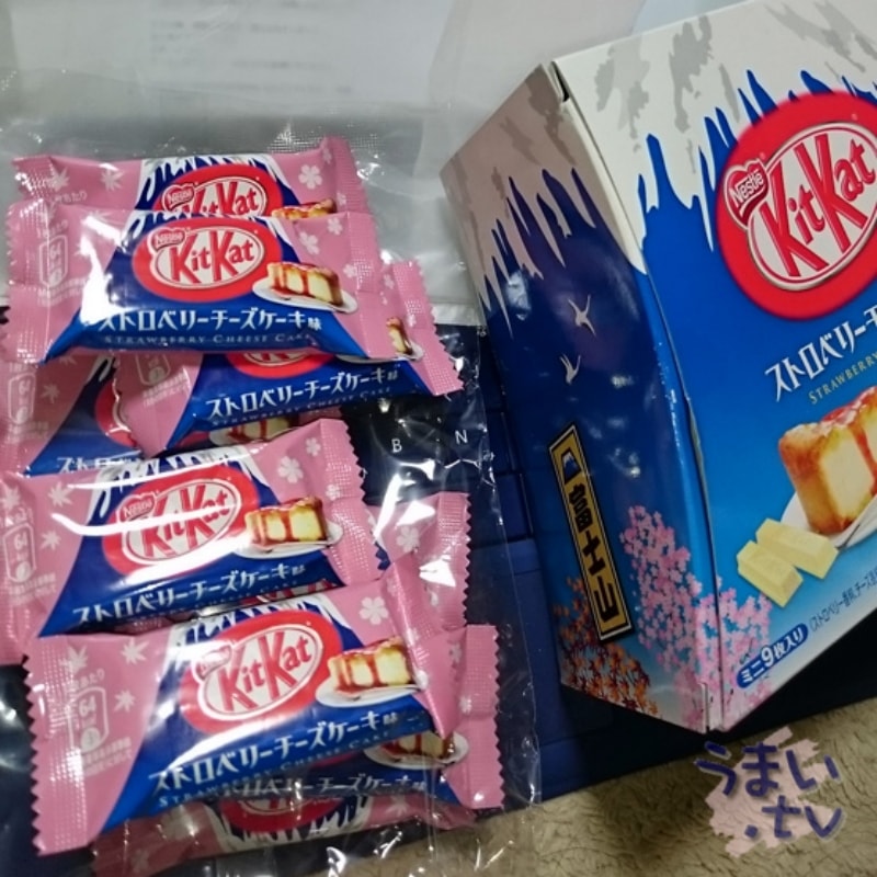 【日本直邮】日本NESTLE  KIT KAT 日本本土限定 富士山限定 富士山型 草莓芝士蛋糕口味 白巧克力威化 9枚装