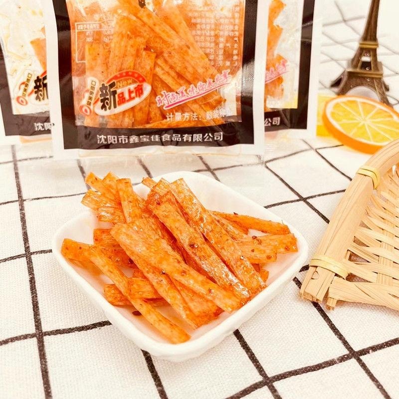 【中国直邮】 李婆婆 好老婆辣条童年怀旧小零食辣片辣卷老式辣条调味面制食品 15g*1包