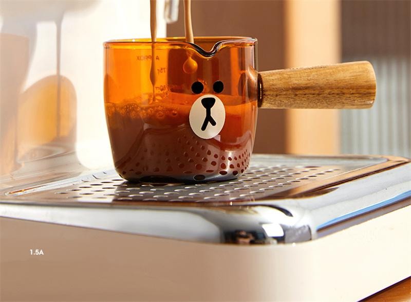 【中國直郵】 日本 LINE FRIENDS 木柄小奶盅杯玻璃帶刻度濃縮咖啡液萃取量杯 莎莉雞100ml 1個