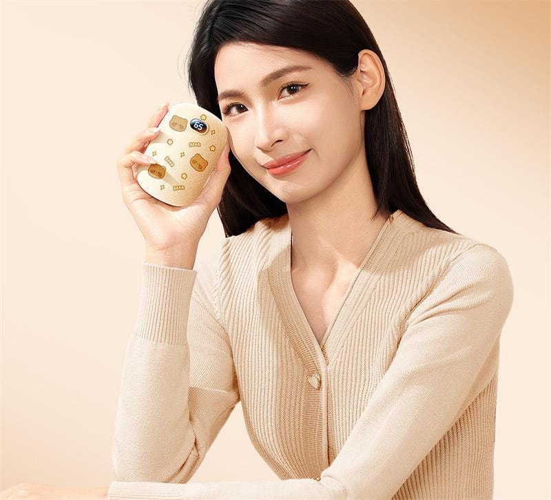 【中国直邮】 亲太太 二合一暖手宝数显充电宝迷你便携随身暖手神器 梧桐米 1个装