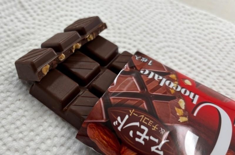 【日本直邮】 日本 FUJIYA 不二家 杏仁坚果夹心巧克力板 1片装 38g