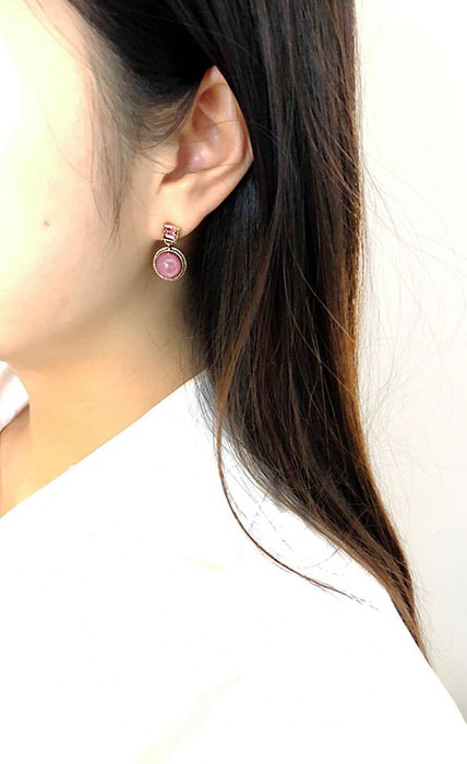 Pink Oval shaped Queen Earring 1 Pair