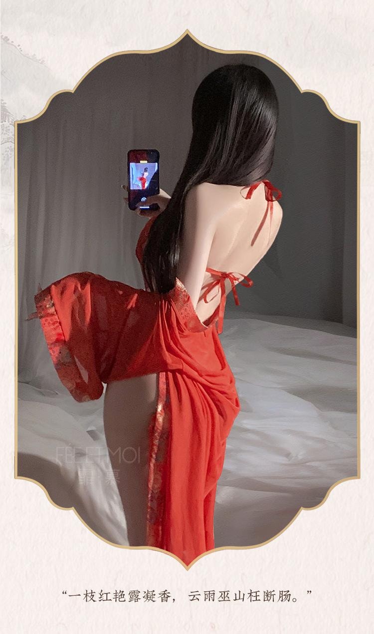 【中国直邮】 霏慕 古典刺绣肚兜睡袍套装透视露胸裸臀诱惑情趣内衣性感纯欲