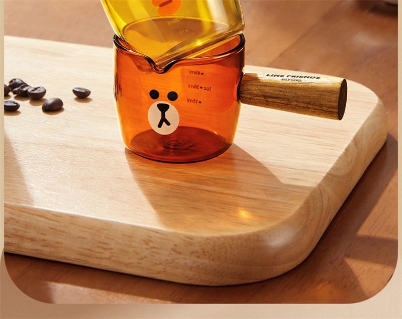 【中國直郵】 日本 LINE FRIENDS 木柄小奶盅杯玻璃帶刻度濃縮咖啡液萃取量杯 莎莉雞100ml 1個